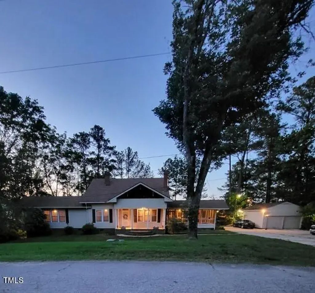1521 Cross Link Road, Raleigh
