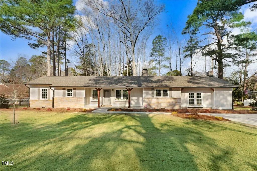 210 S General Lee Avenue, Dunn