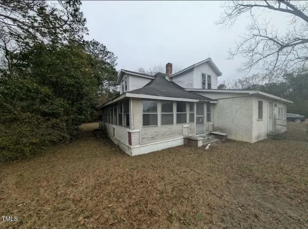 241 Oakdale Gin Road, Raeford