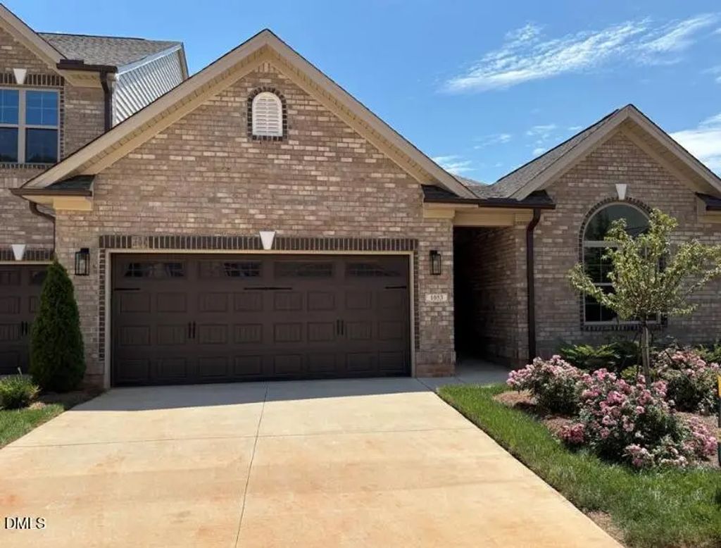 1053 Beechcraft Drive 124, Mebane