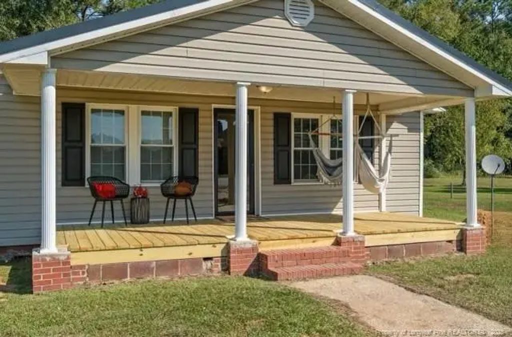 1876 N Deep Branch Road 1876, Lumberton