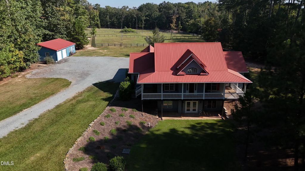 104 Bridle Path Lane, Carthage