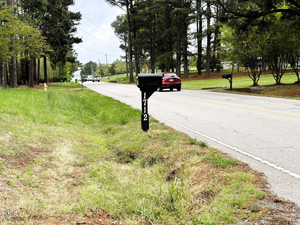 1712 Avent Ferry Road, Holly Springs