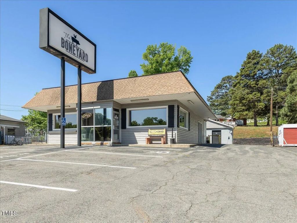 919 N 2nd Avenue, Siler City