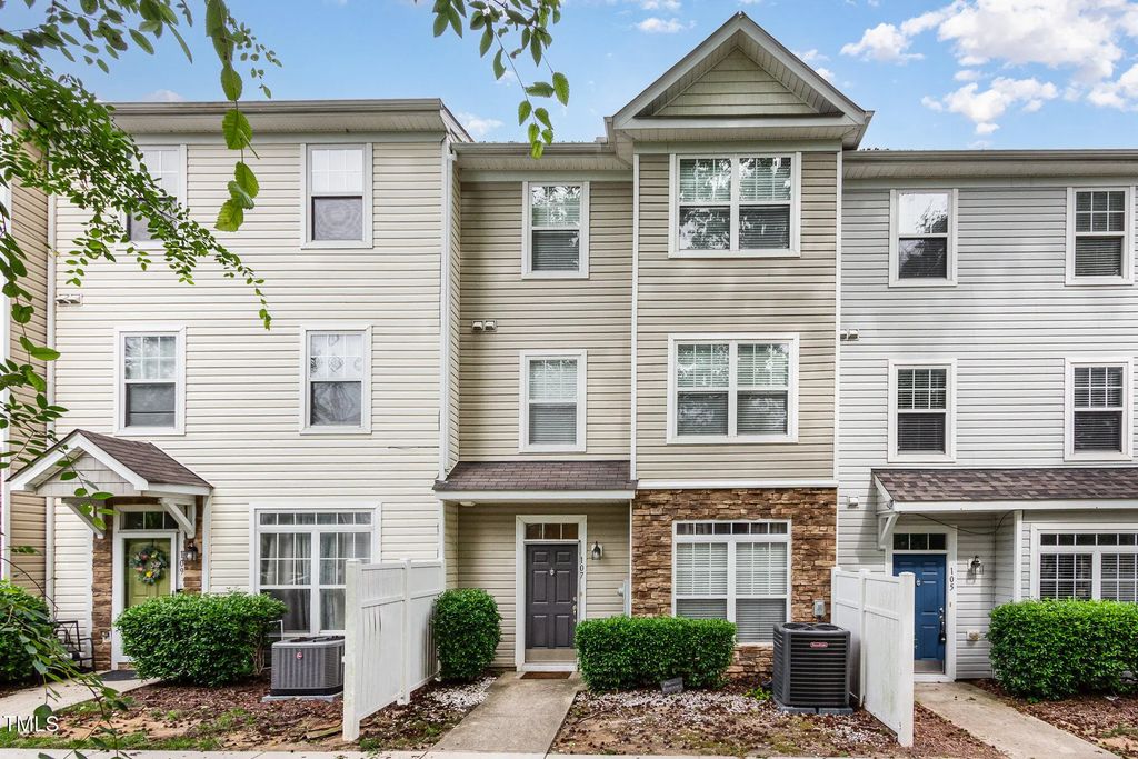 1220 Canyon Rock Court 107, Raleigh