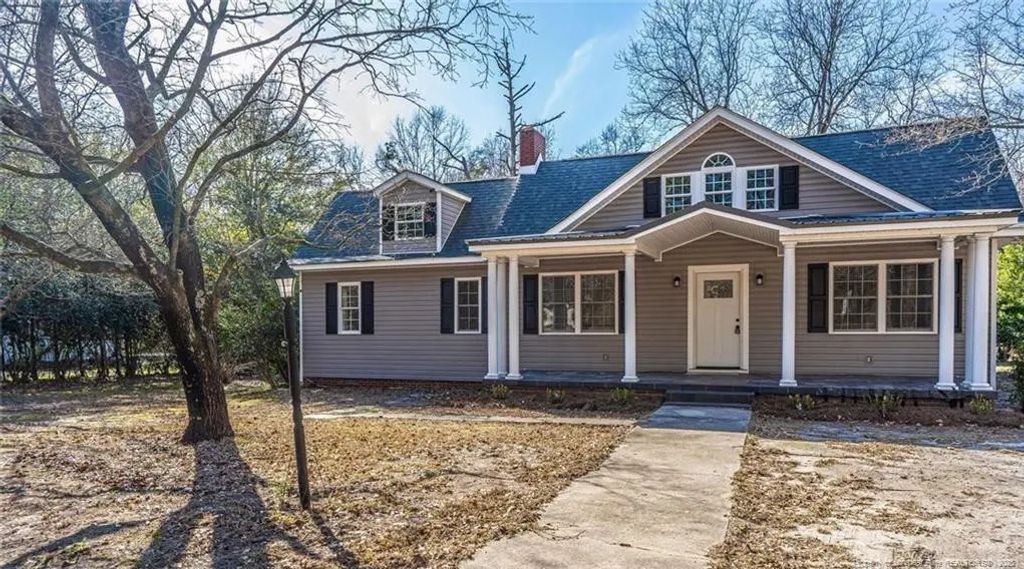 817 Aberdeen Road, Laurinburg