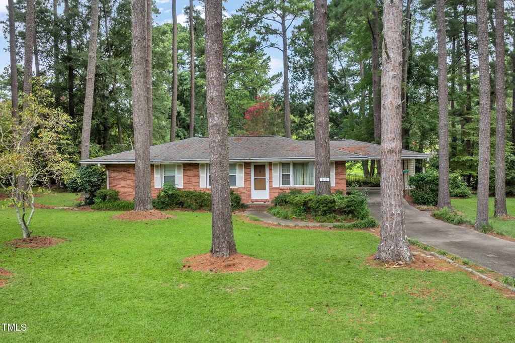 1626 Bruce Circle, Raleigh