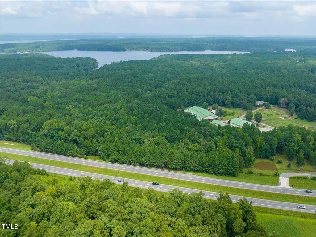 11063 Nc 64 Highway E, Apex