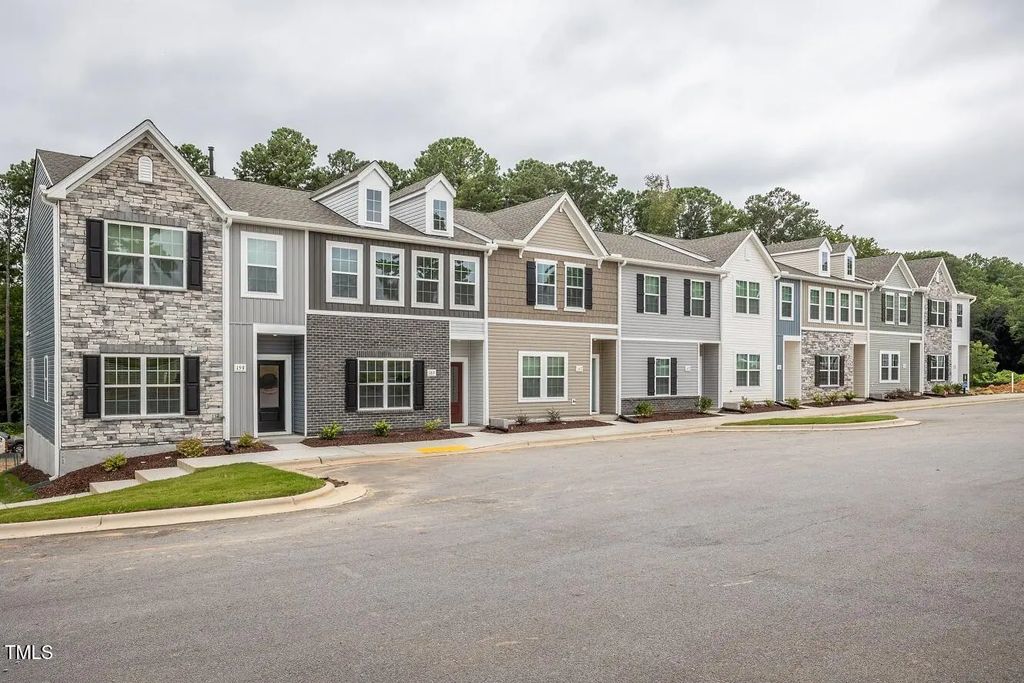 181 Seville Way, Clayton