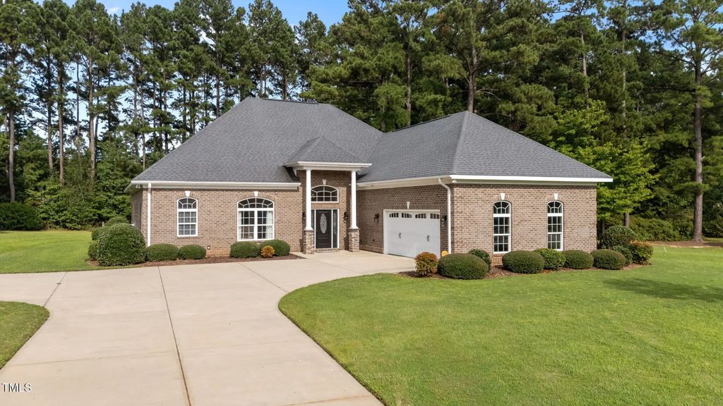 105 Waterfall Lane, Sanford