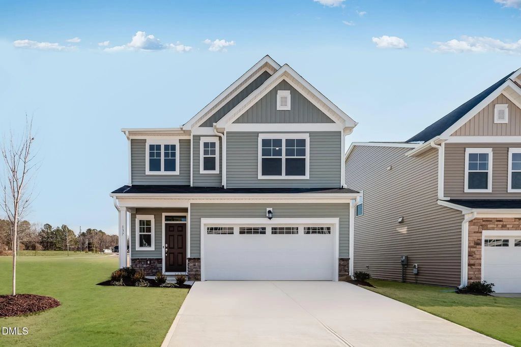 137 Fishing Pier Way, Lillington