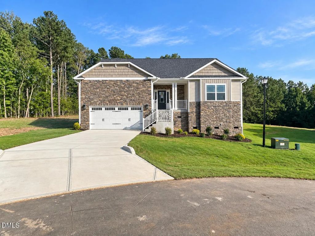 63 Leslie Court, Middlesex