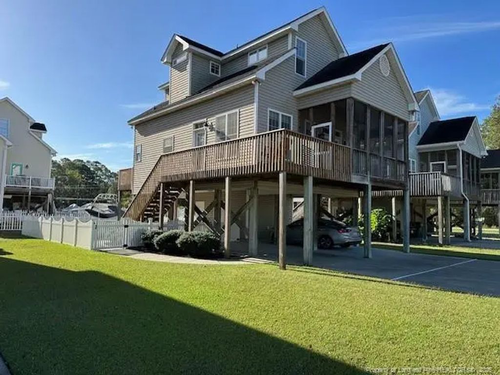 28 Maple Avenue, White Lake
