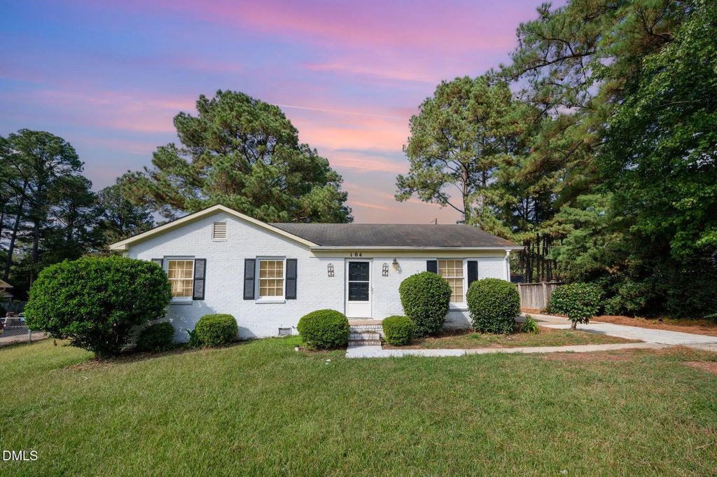 104 Deblyn Court, Durham