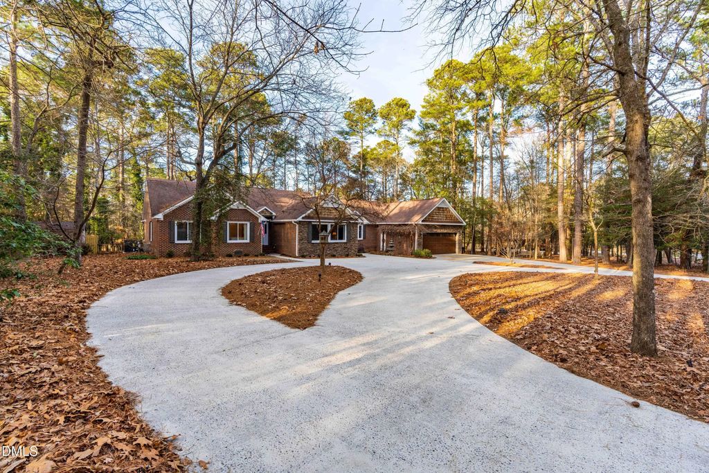 335 Sprunt Drive, Clinton