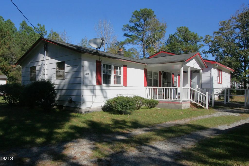 6317 People Road, Holly Springs