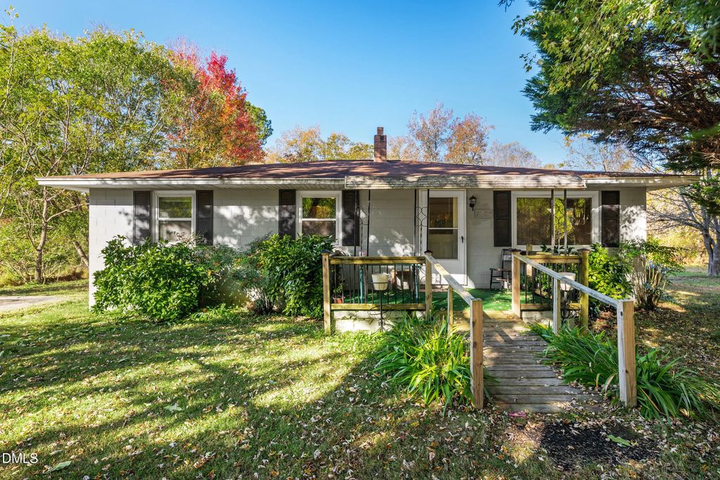 2707 Moorefields Road, Hillsborough