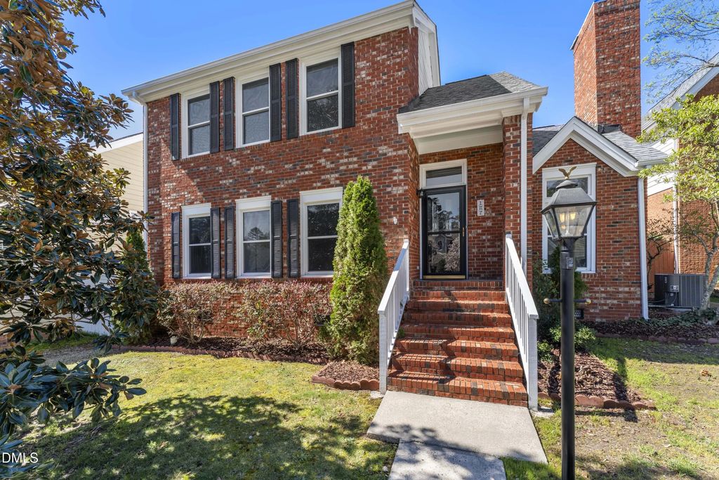 107 Crestpoint Court, Cary