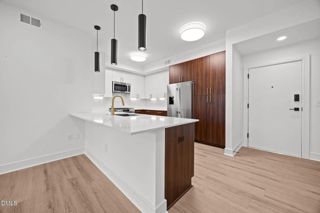 615 W Peace Street 307, Raleigh