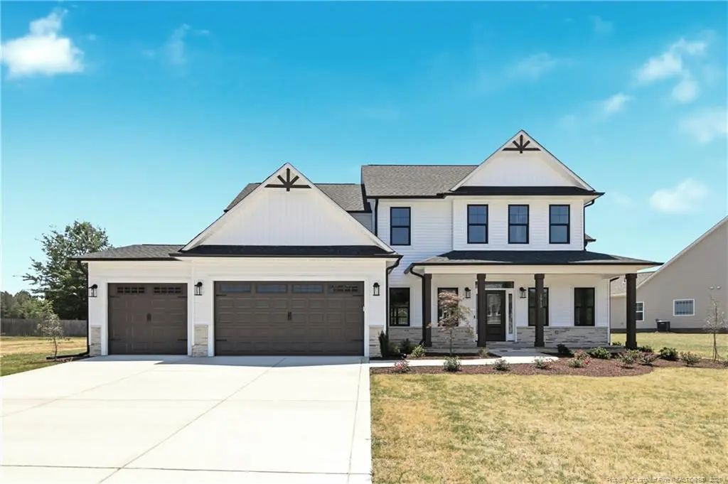1915 Thomas Wood (lot 104) Drive, Fayetteville