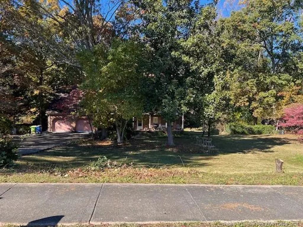 7905 Harps Mill Road, Raleigh