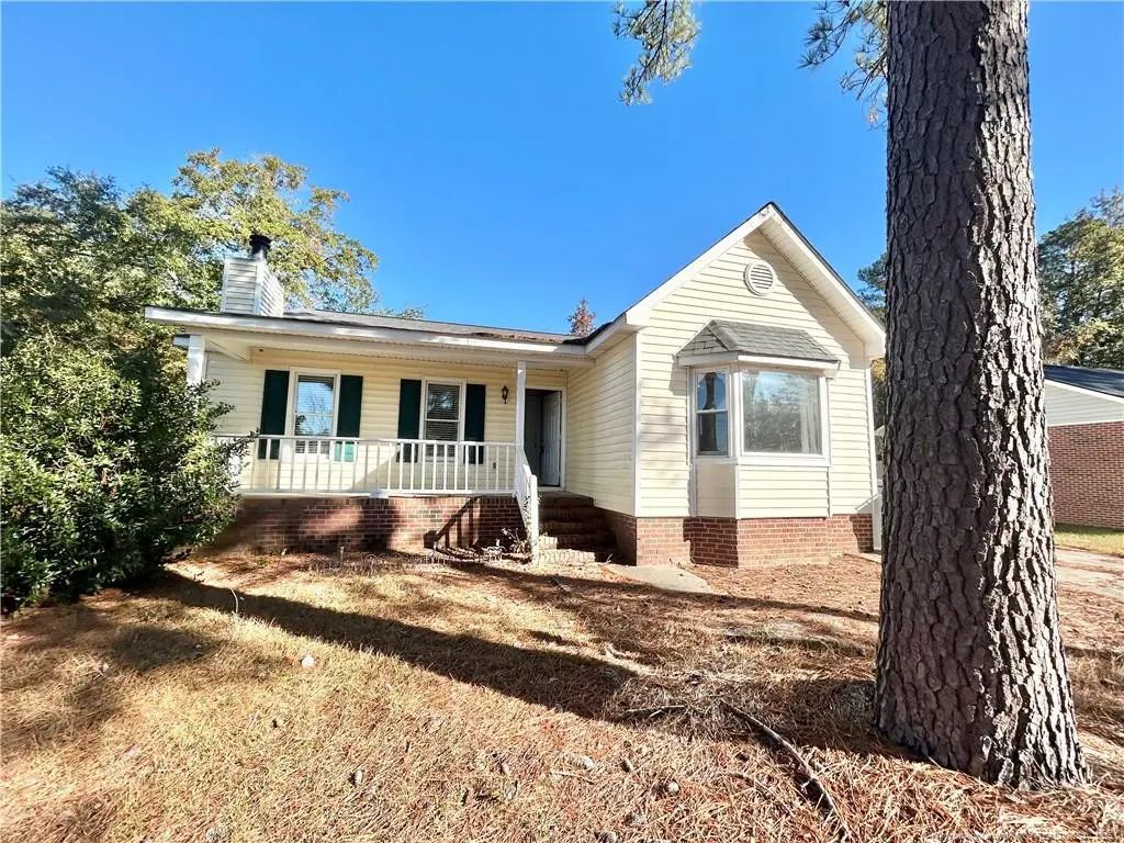 4324 Falls Drive, Hope Mills
