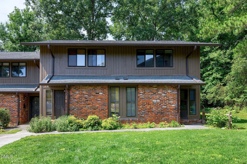 606 Oak Tree Drive, Chapel Hill