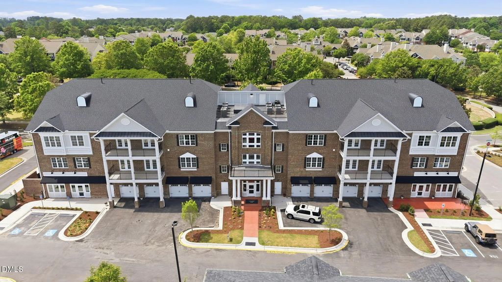 1600 Gathering Park Circle 204, Cary