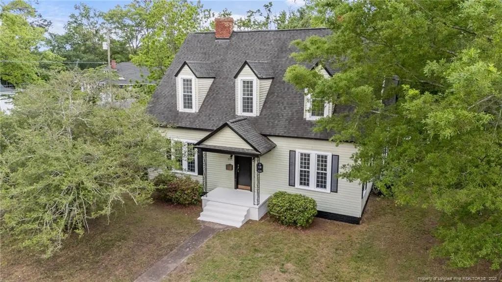 301 W Central Street, Maxton