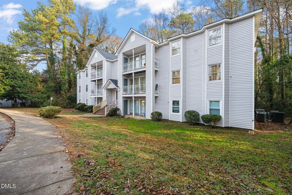 1300 Park Glen Drive 102, Raleigh
