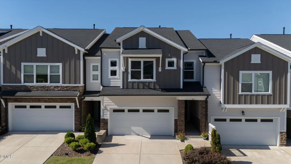 209 Deardom Way, Chapel Hill