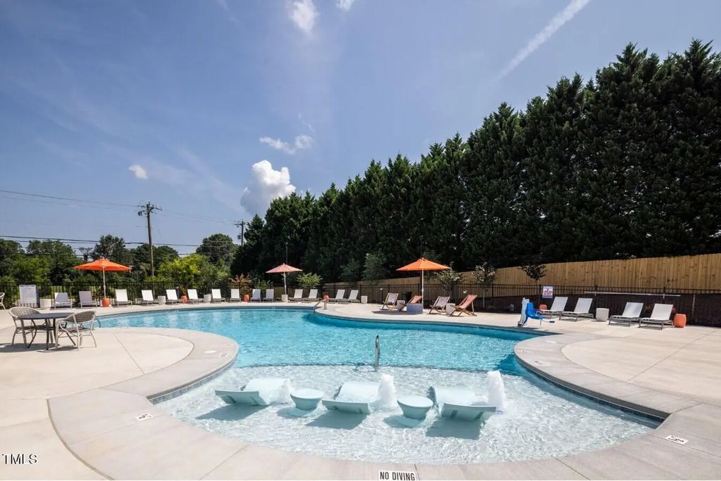 3520 Pinetree Grove Lane 6-302, Raleigh