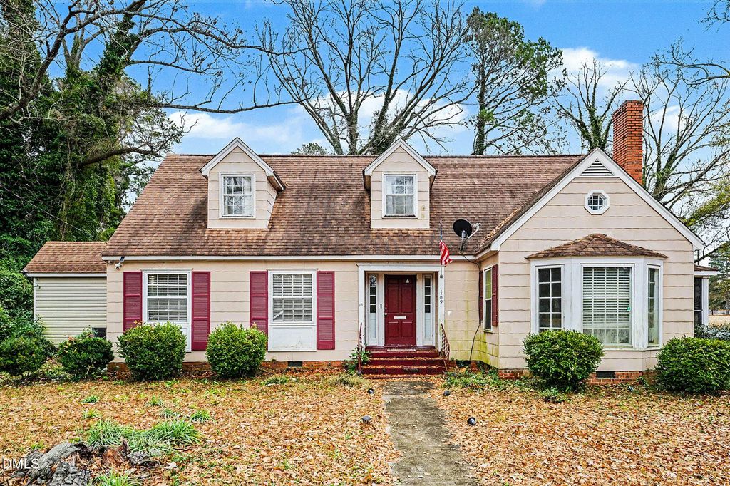 109 S Austin Street, Maxton