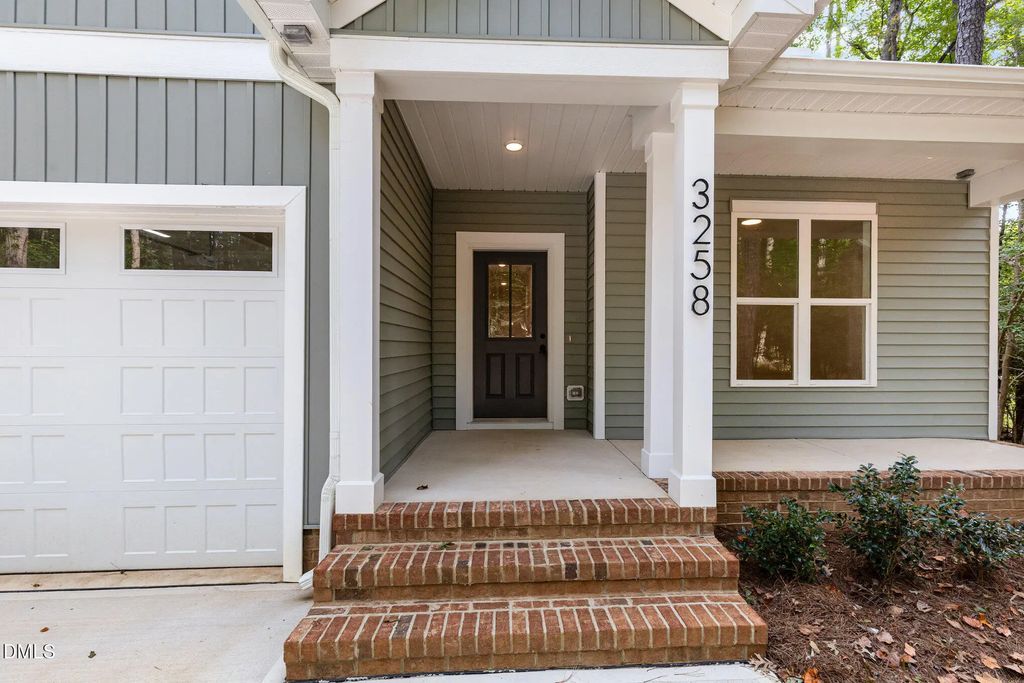 3258 Yorkshire Circle, Sanford