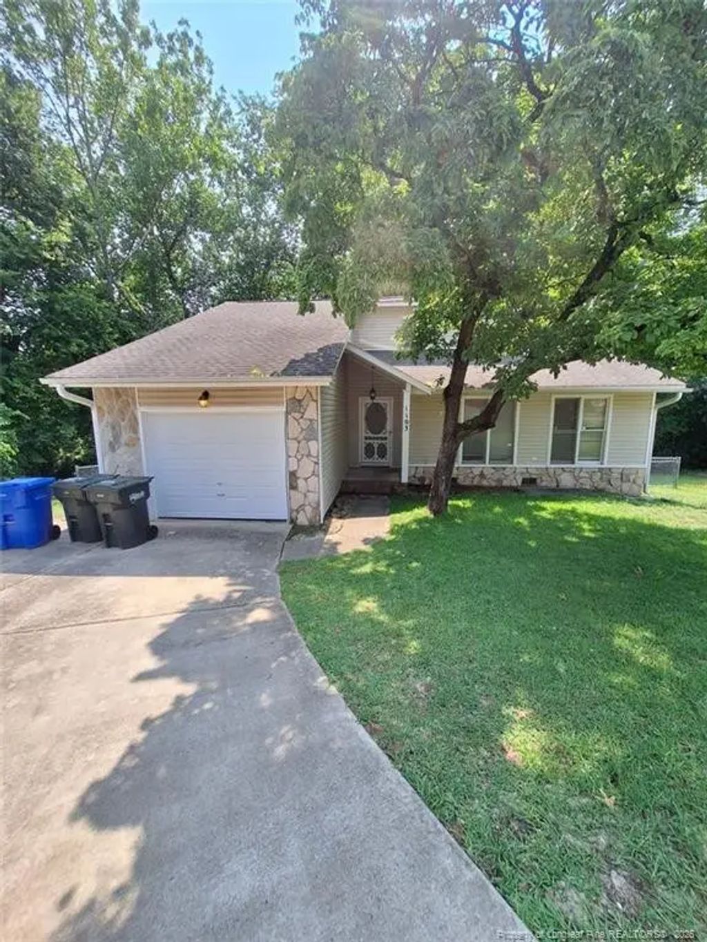 1103 Lake Mont Court, Fayetteville