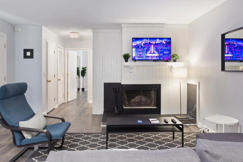 332 Summerwalk Circle 332, Chapel Hill