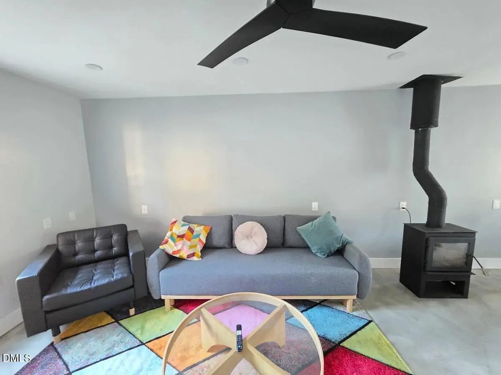 114 Chaucer Court, Carrboro