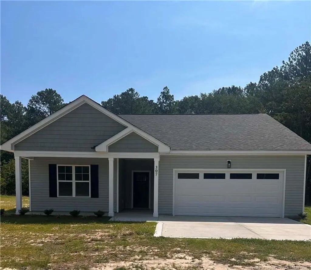 307 Barberry Road, Raeford
