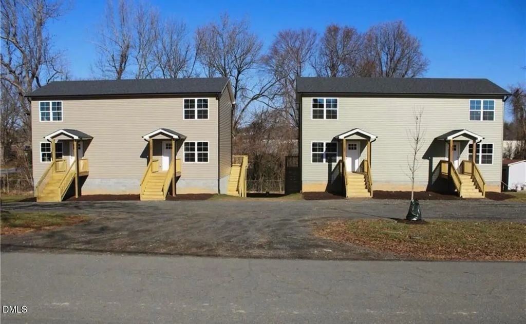 105 E Highfill Avenue 105,107,109,111, Liberty