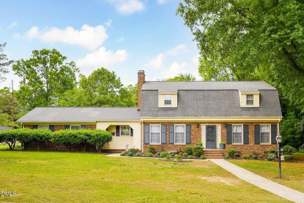 2021 Sunnybrook Drive, Burlington