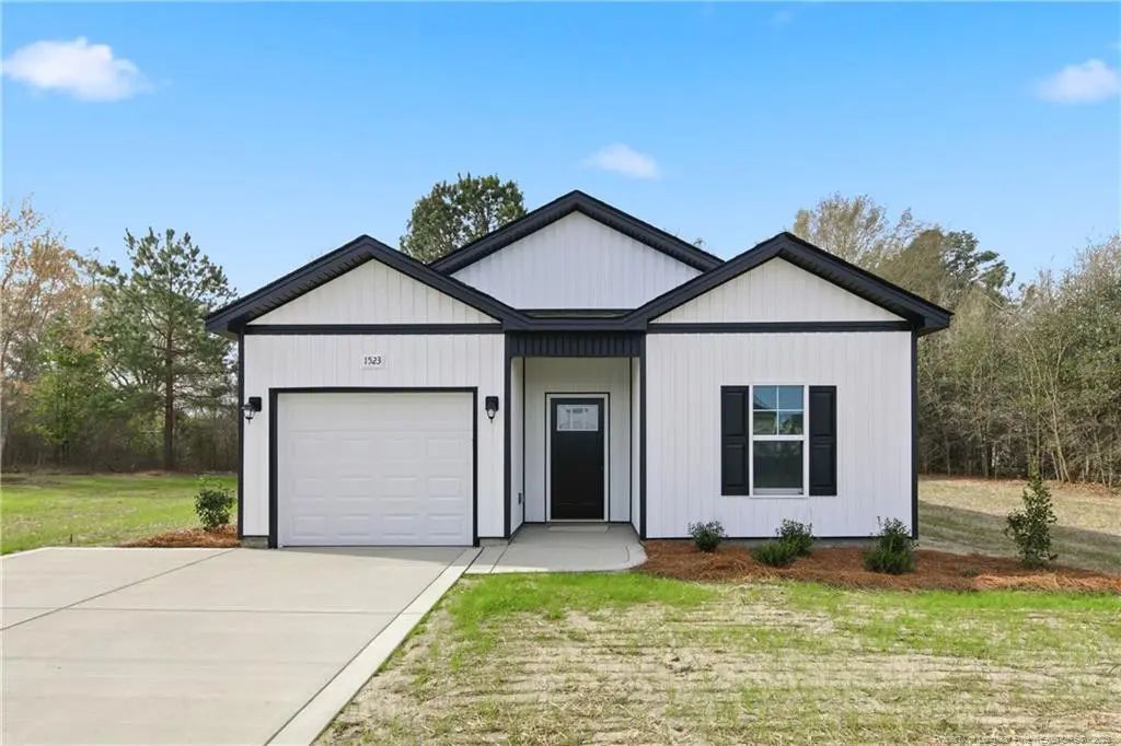 1523 Mcbryde Lake Road, Raeford