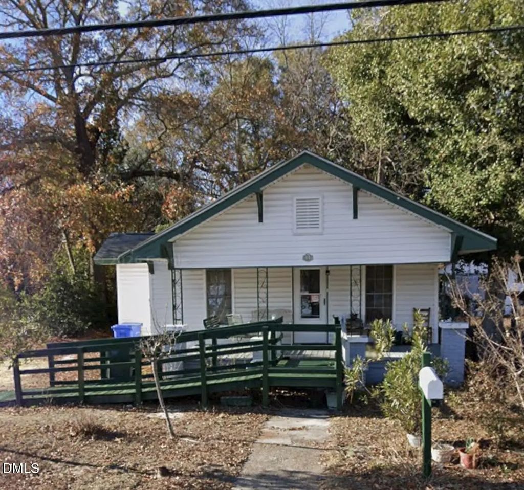 1086 Center Street, Fayetteville