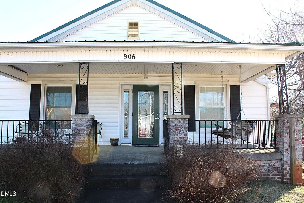906 S Main Street, Burlington