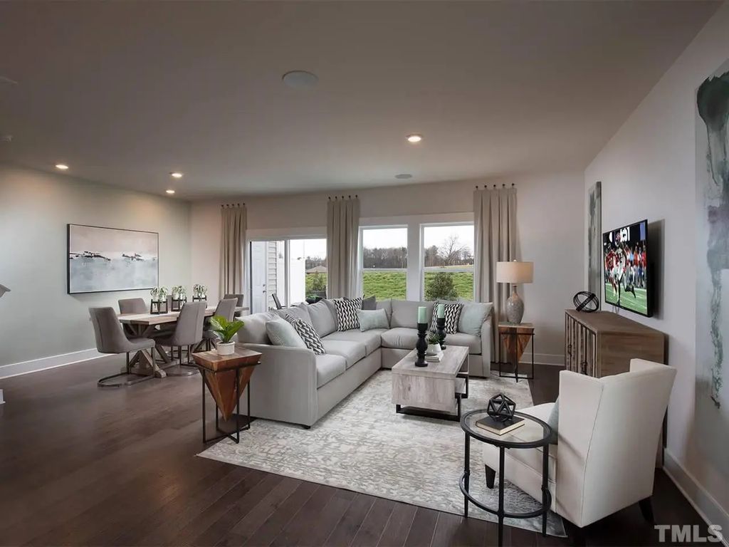 912 Field Ivy Drive, Fuquay Varina