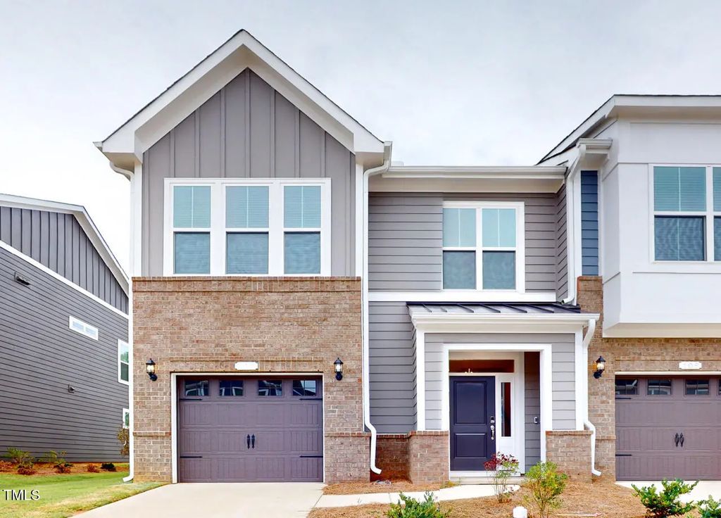 200 Lemon Leaf Place Lantana, Holly Springs