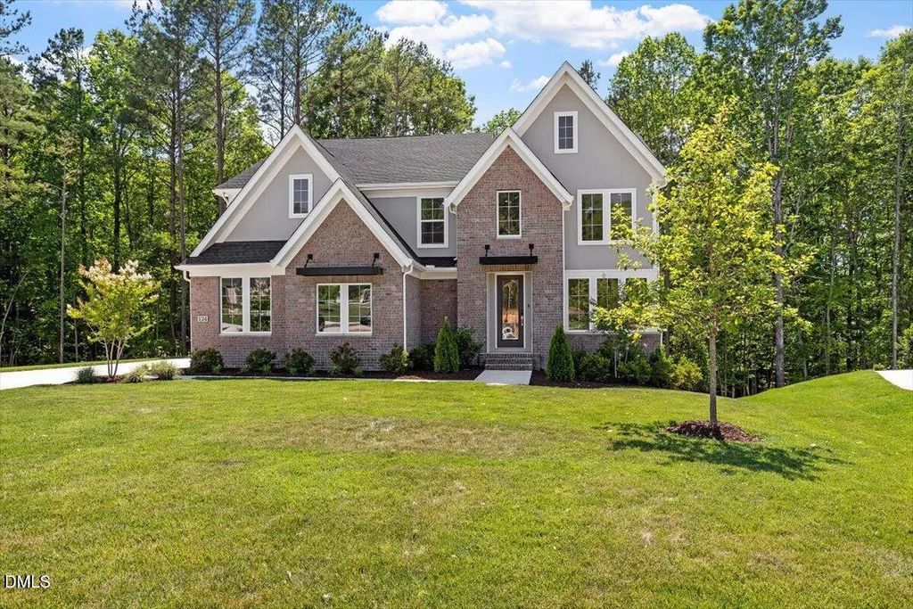 124 Ogden Circle, Clayton