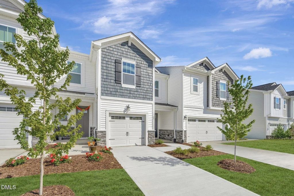 27 Ara Court 206, Angier