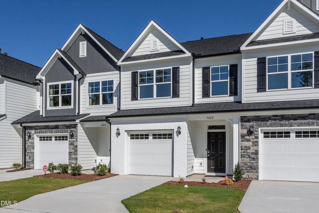 5422 Running Fox Lane, Durham
