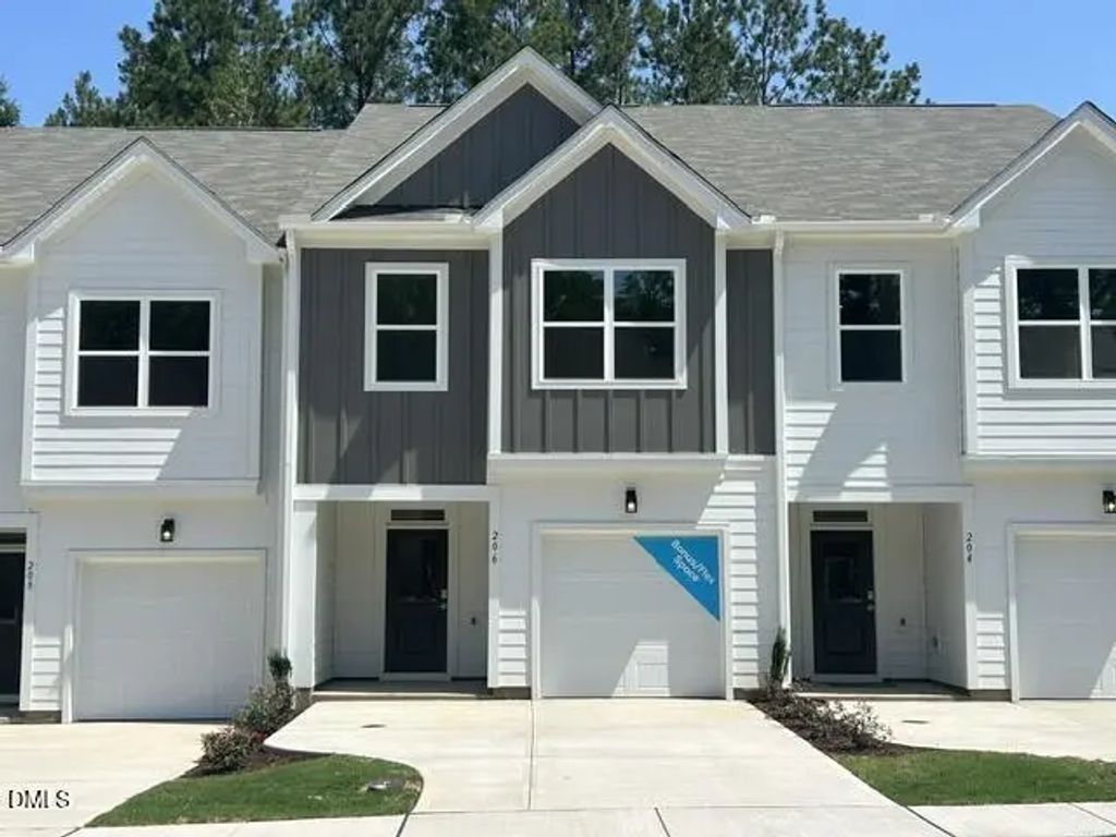 206 Kerag Way, Garner