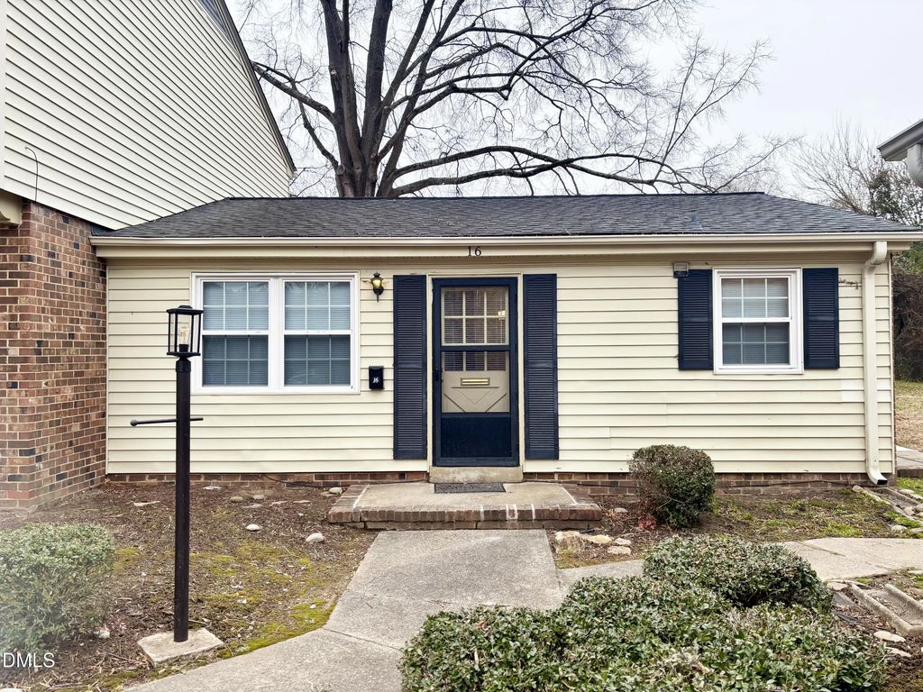 1002 Willow Drive 16, Chapel Hill